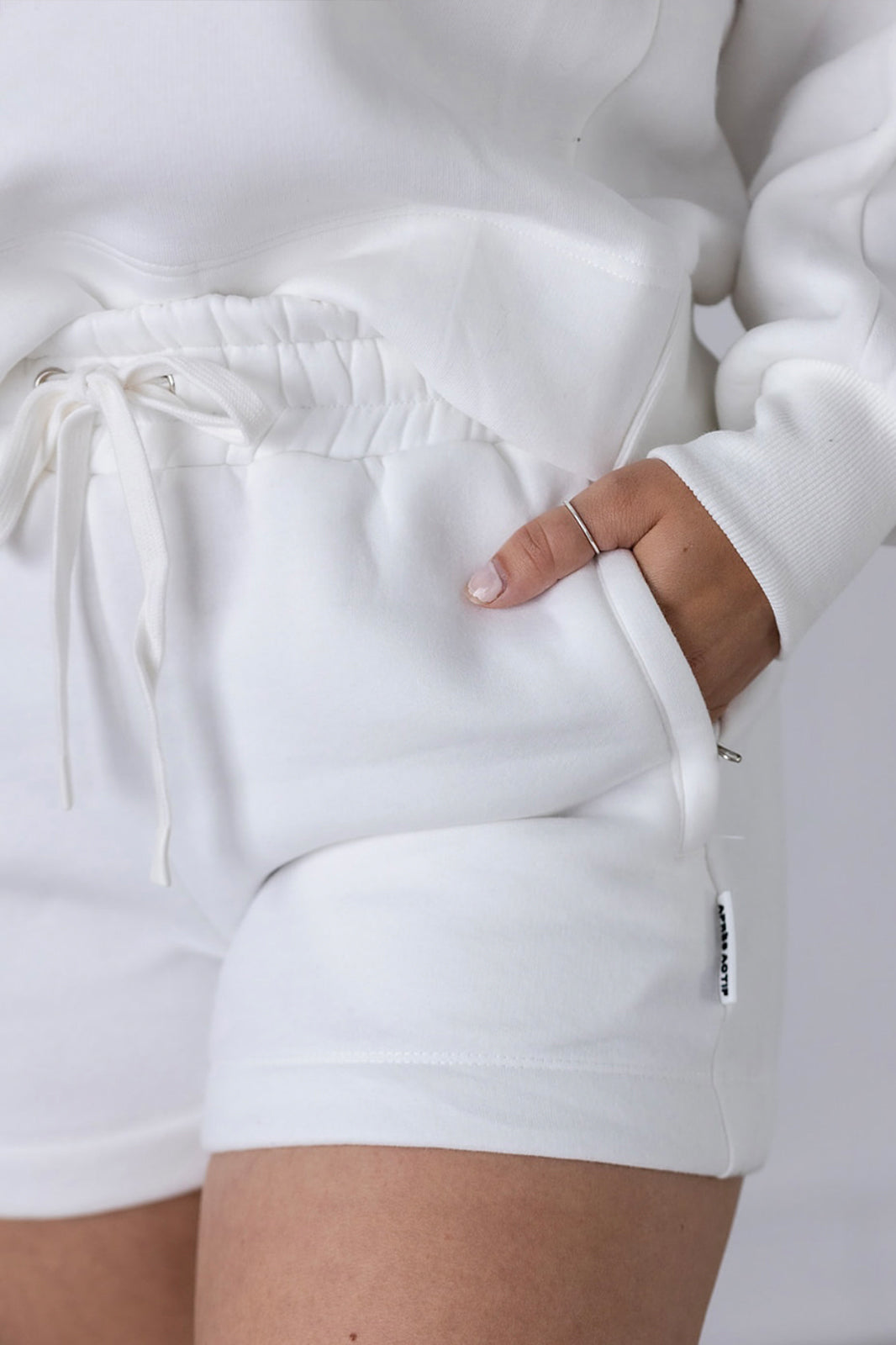 Après Shorts — White