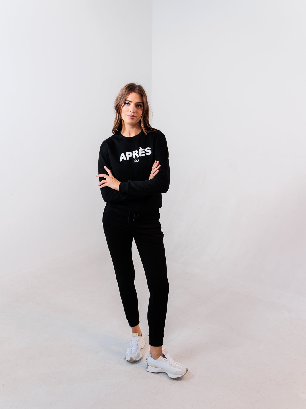 Après Ski Crewneck — Black