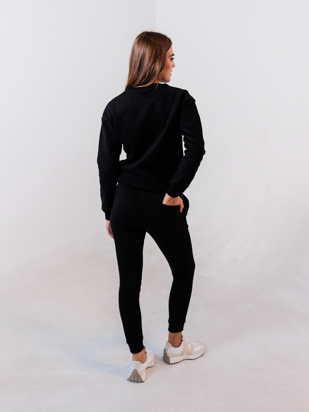 Après Ski Crewneck — Black