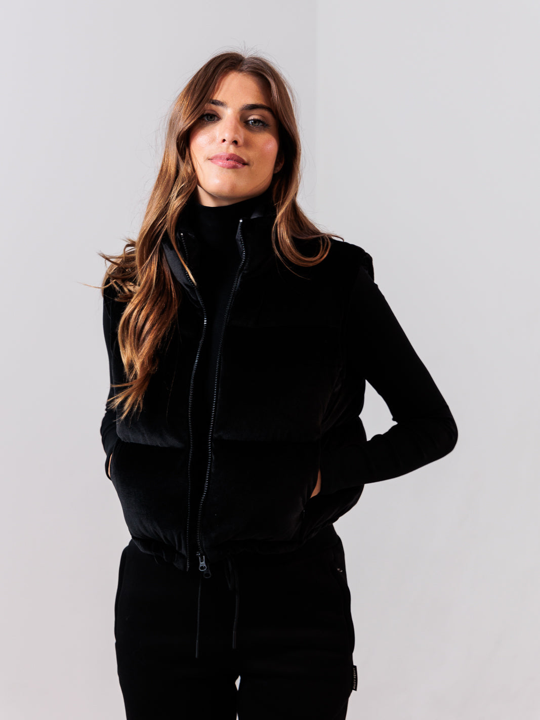 Alps Vest — Black