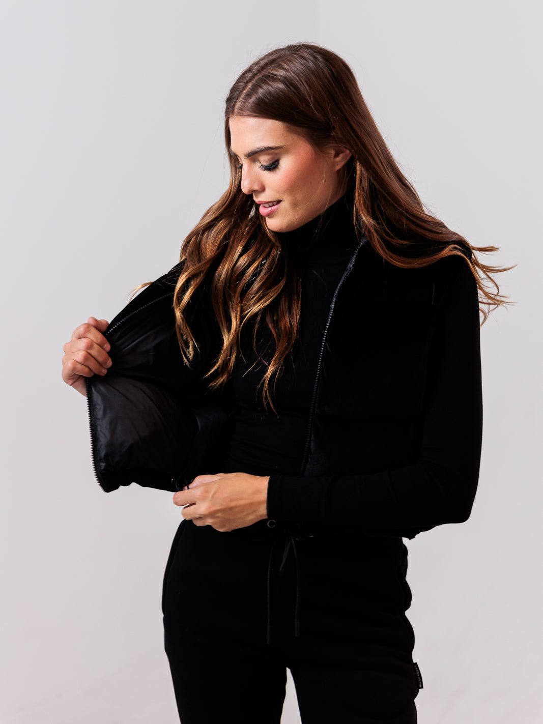 Alps Vest — Black