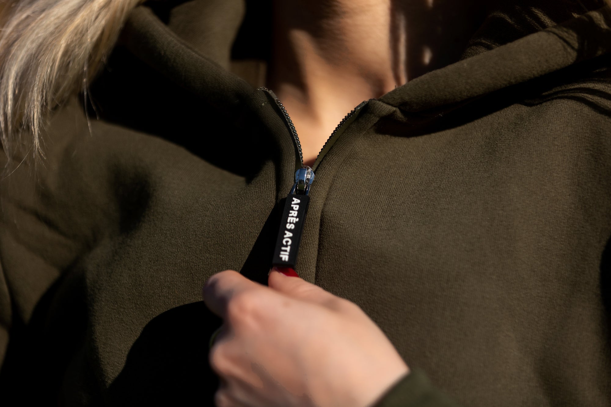 Full-Zip Embossed Hoodie — Pine